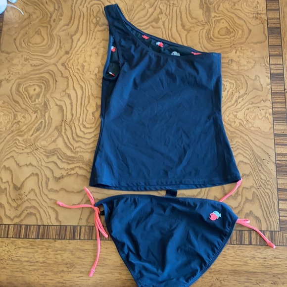 Marc by Marc Jacob’s Kissing Fish Tankini - Picture 3 of 5